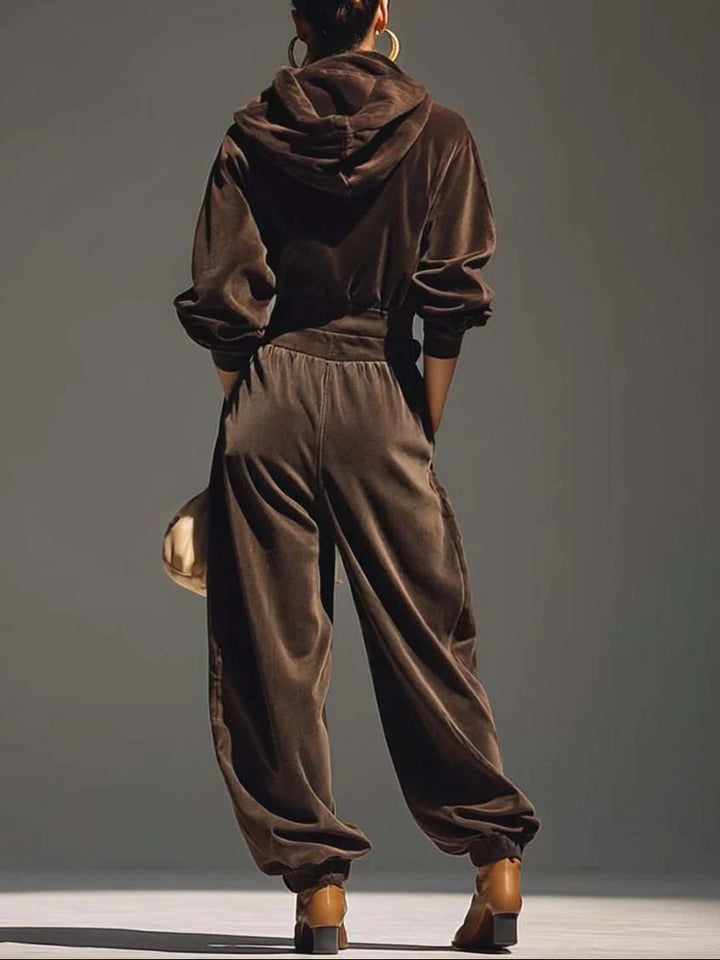 Vintage hoodie and loose-fitting trousers set (Includes belt)